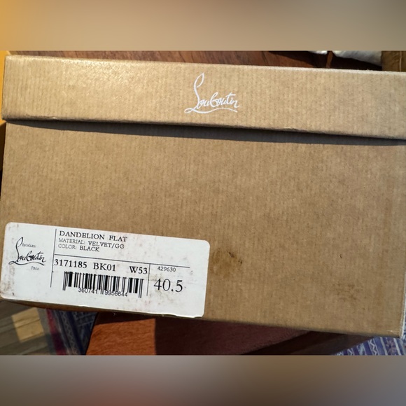 Christian Louboutin Dandelion Flat Velvet Shoe boxes 📦 - Picture 3 of 3
